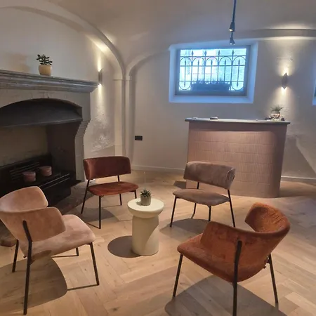 Lucca Hotel Brujas